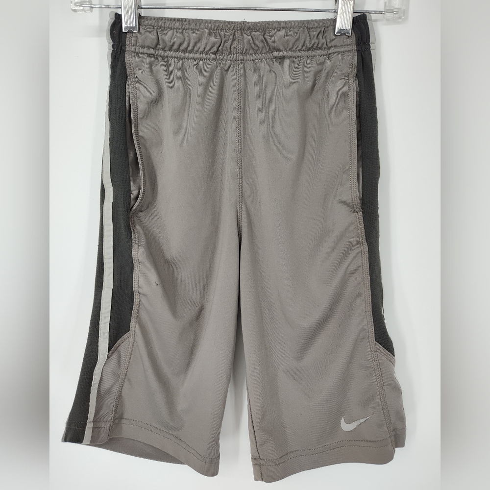 Nike Gray Athletic Shorts Boys Size Medium